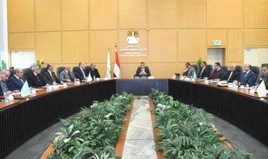 وزير الإسكان يتابع مستجدات  منطقة الأعمال المركزية بالعاصمة الجديدة