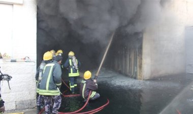 اتحرقت بالكامل.. اندلاع حريق بورشة أخشاب بالمدينة الصناعية في أسيوط