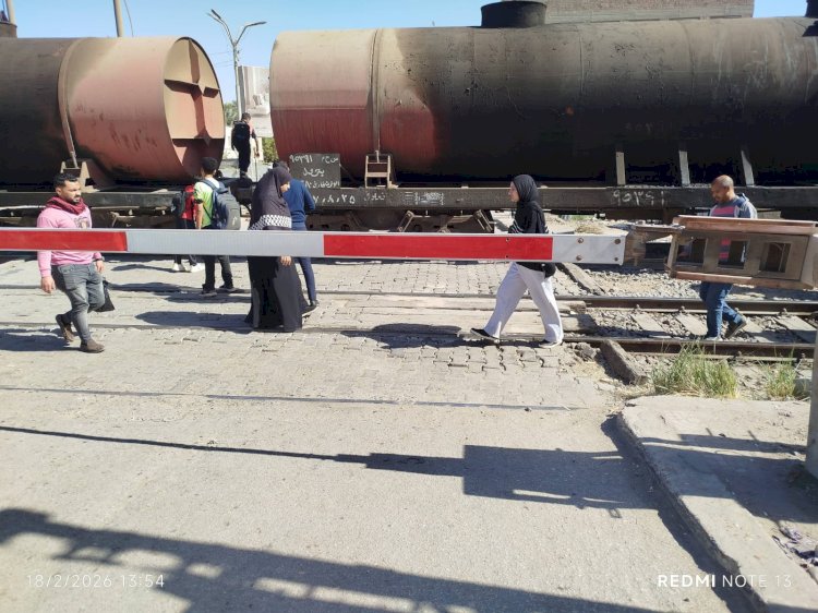 الهيئة القومية لسكك حديد مصر: سقوط بوجي عربة قطار بضائع ببني سويف دون إصابات