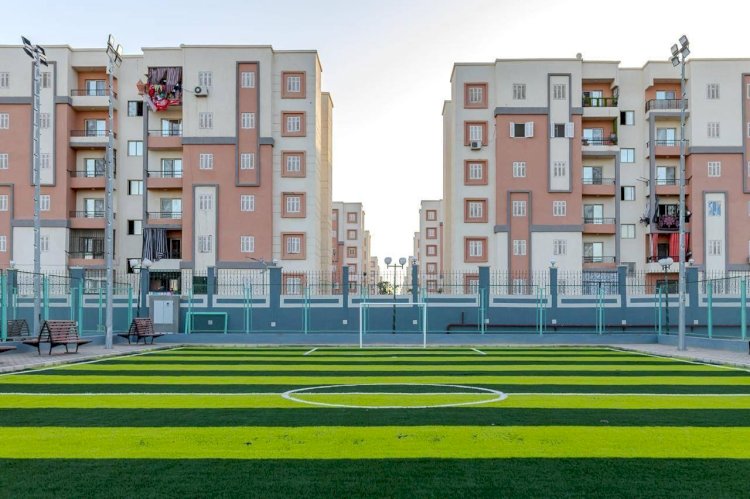 وزيرة الإسكان تتابع موقف المشروعات الخدمية والسكنية وترفيق الأراضي المضافة بالعبور الجديدة